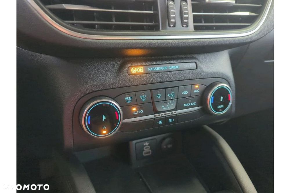Ford Kuga - 10