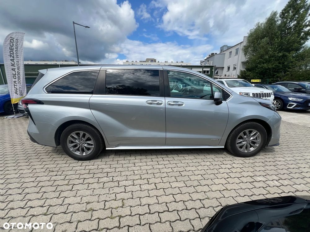Toyota Sienna - 9