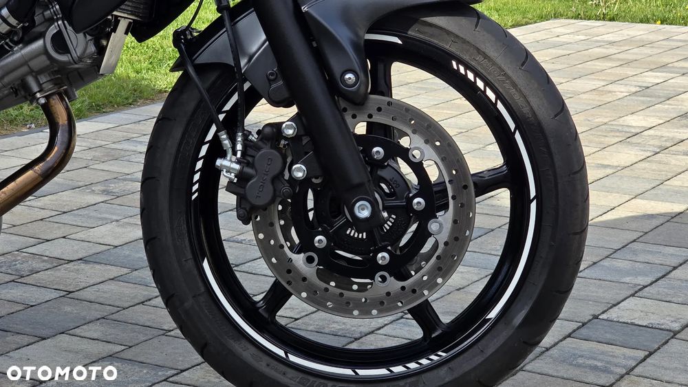 Suzuki Gladius - 19