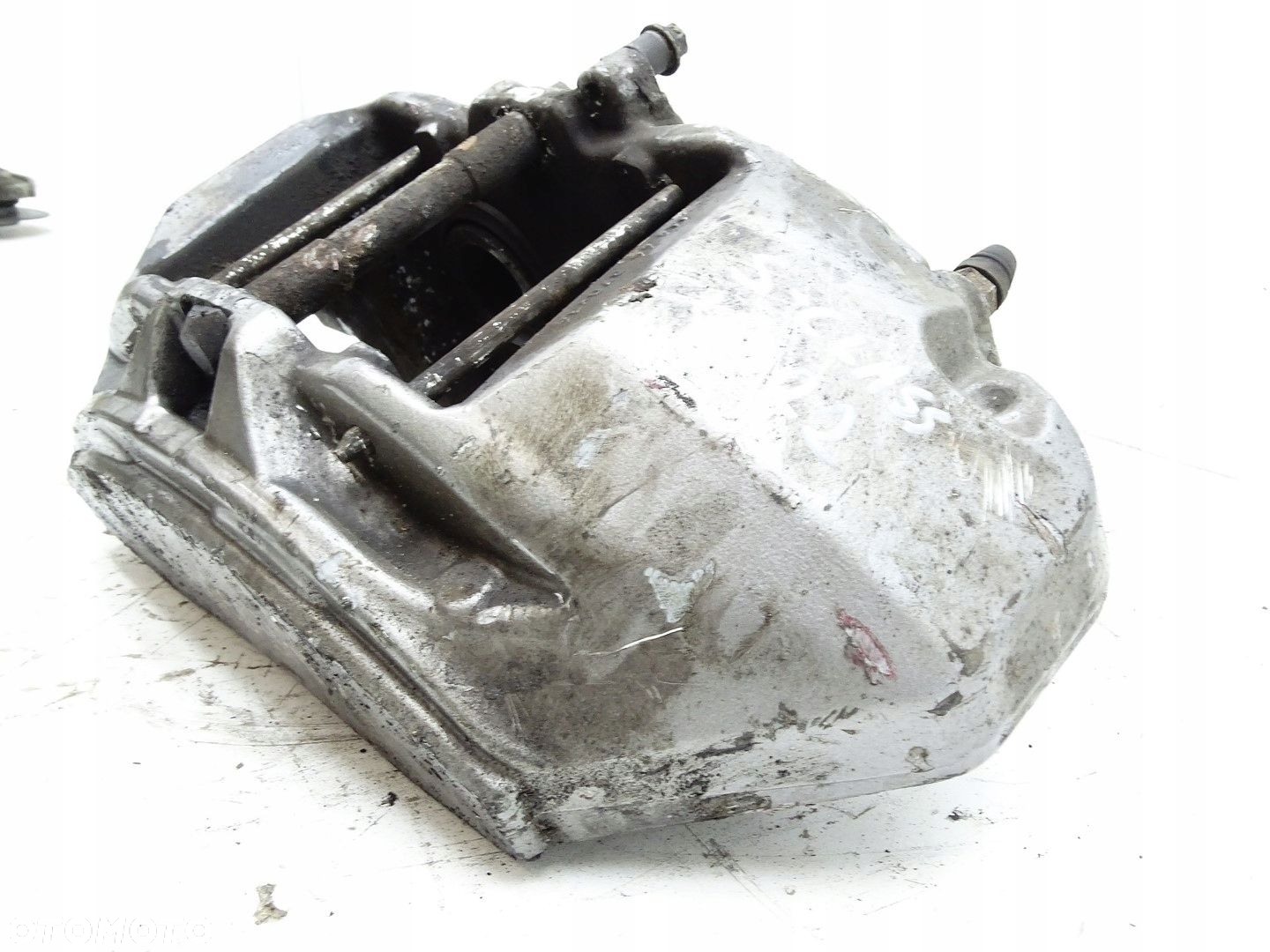 ZACISK HAMULCOWY PRAWY PRZÓD PRZEDNI MERCEDES S W222 13- 3.0 CDI - 3