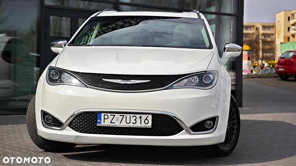 Chrysler Pacifica - 4