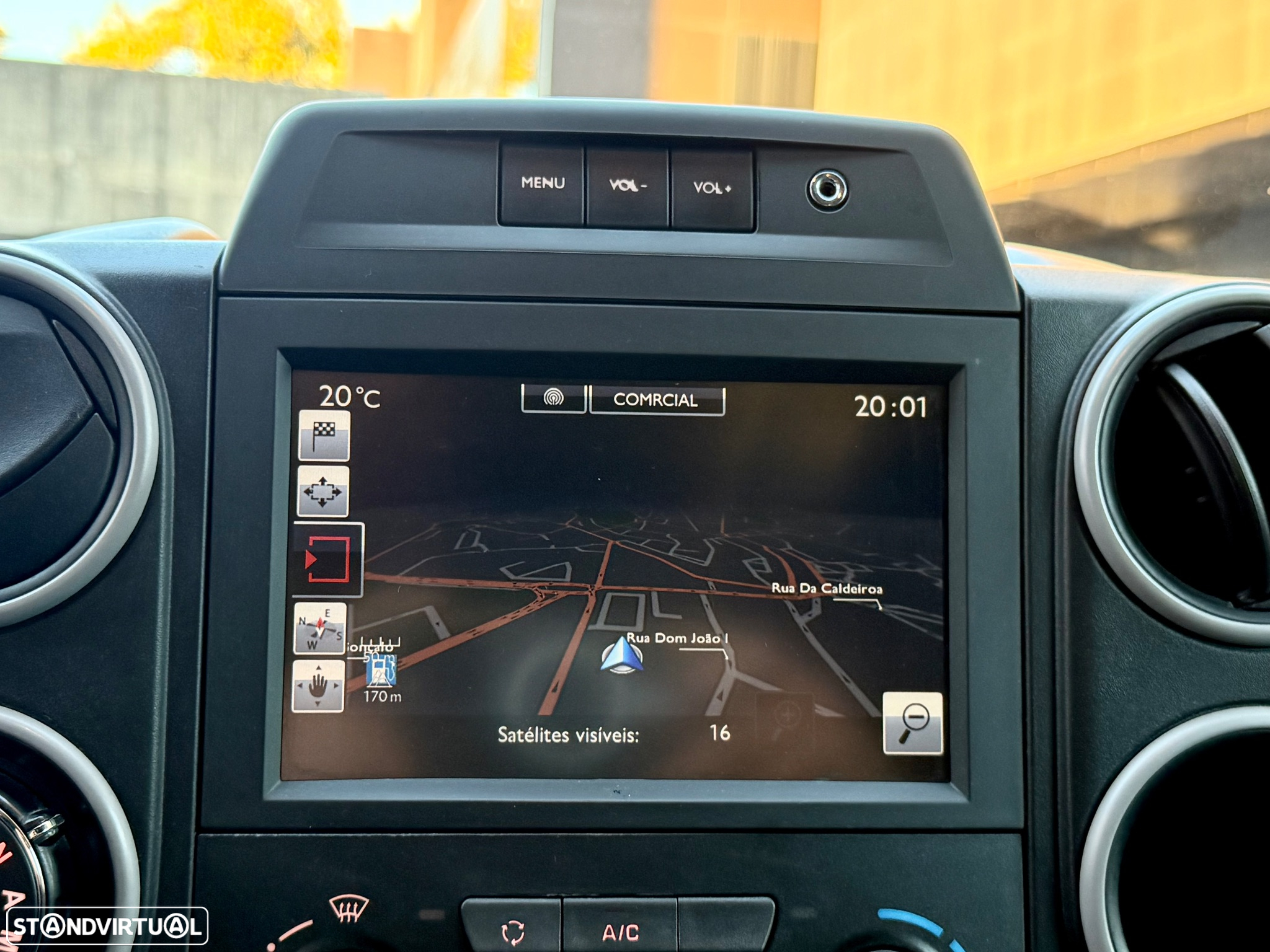 Citroën Berlingo 3lugares AUTOMÁTICA - 2