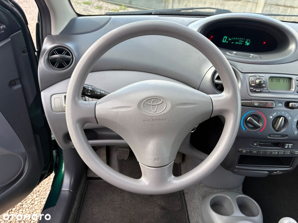 Toyota Yaris 1.0 Base - 33