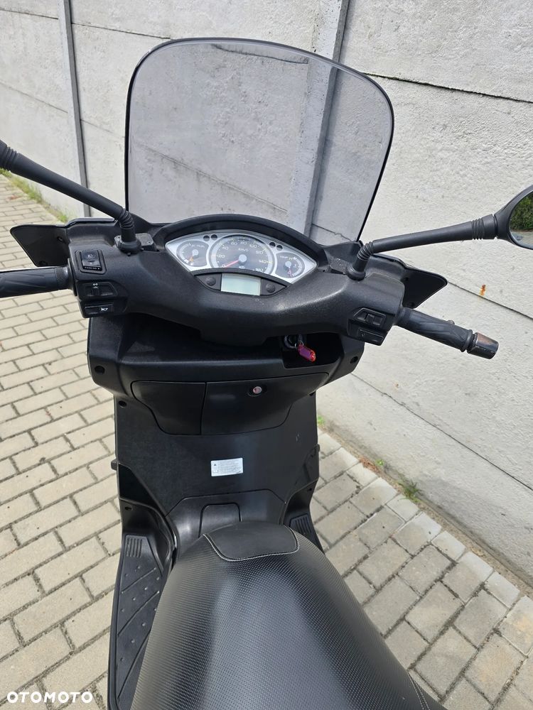 Yamaha X-max - 11