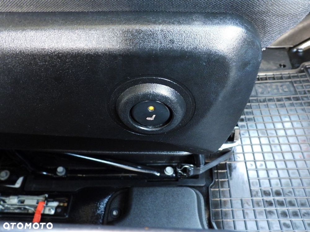 Iveco DAILY 35S16 CONNECT KONTENER WINDA 8 PALET TEMPOMAT NAWIGACJA LEDY AUTOMAT HI-MATIC KLIMATYZACJA  160KM - 27