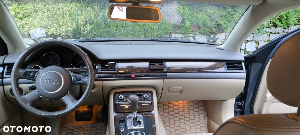Audi A8 4.2 Quattro - 7