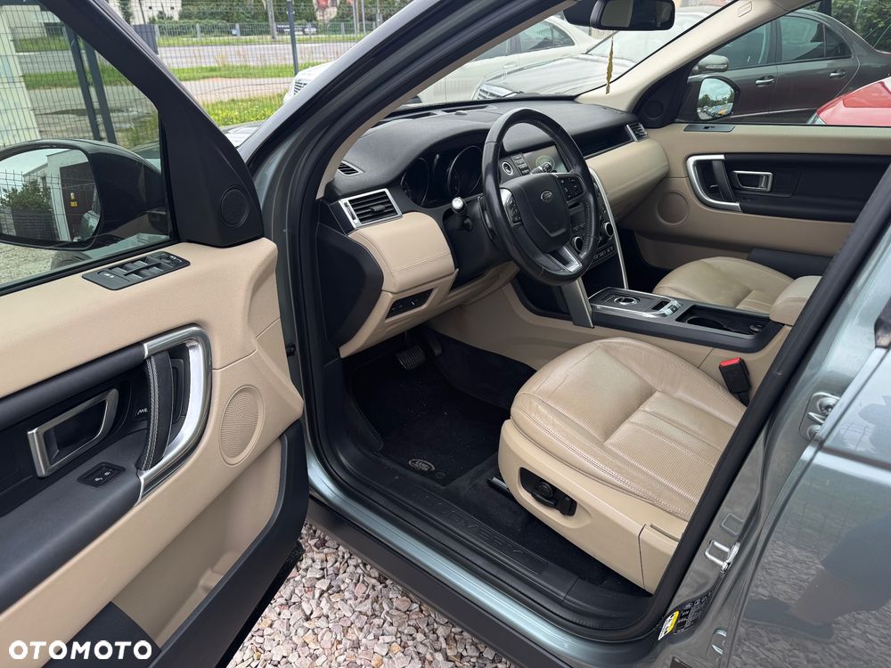 Land Rover Discovery Sport - 12