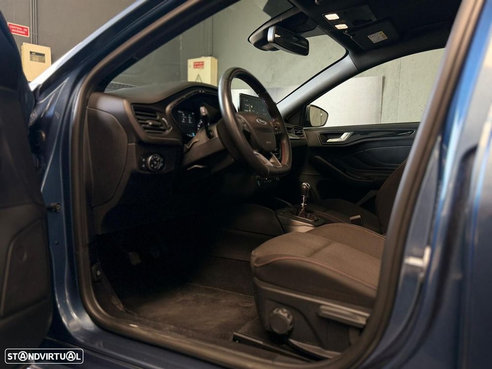 Ford Focus 1.0 EcoBoost MHEV ST-Line - 16