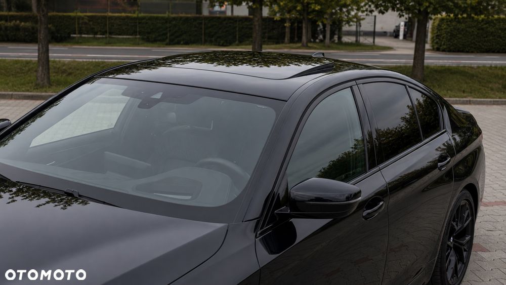 BMW Seria 5 M550i xDrive sport - 3