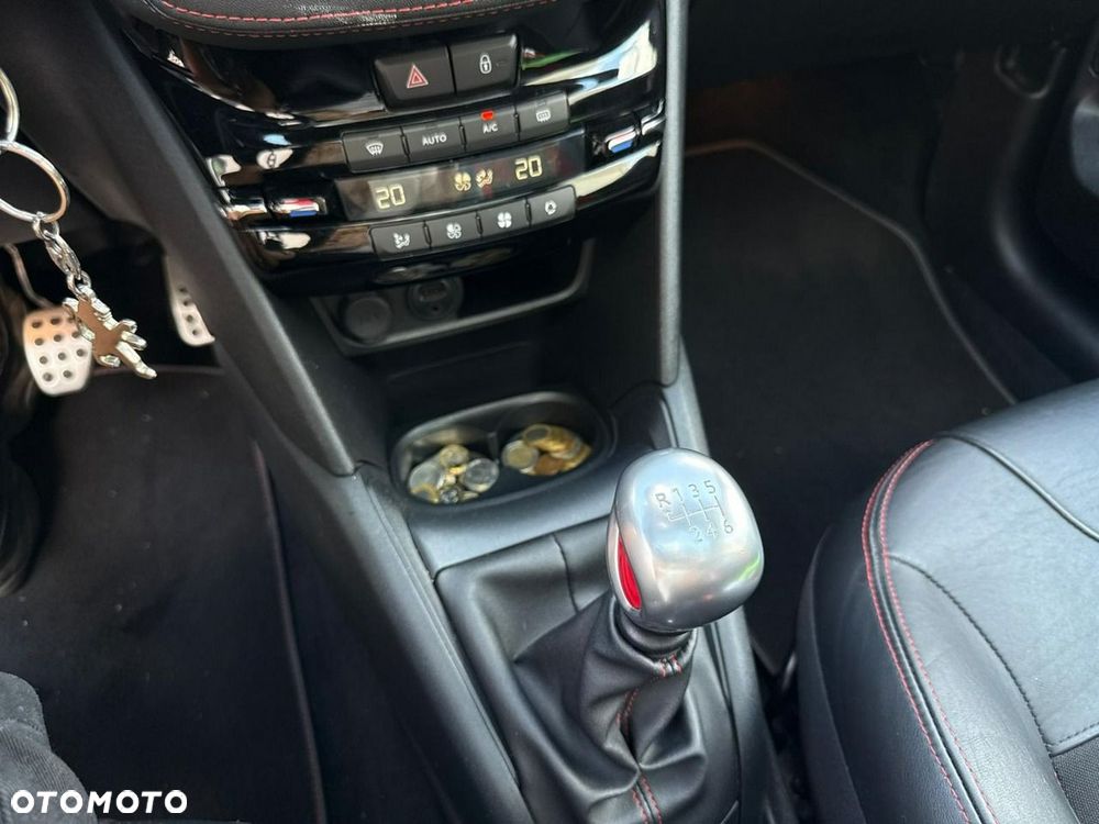 Peugeot 208 - 29