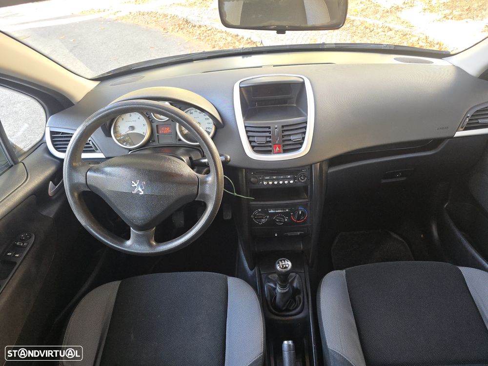 Peugeot 207 1.4 HDi Urban - 13