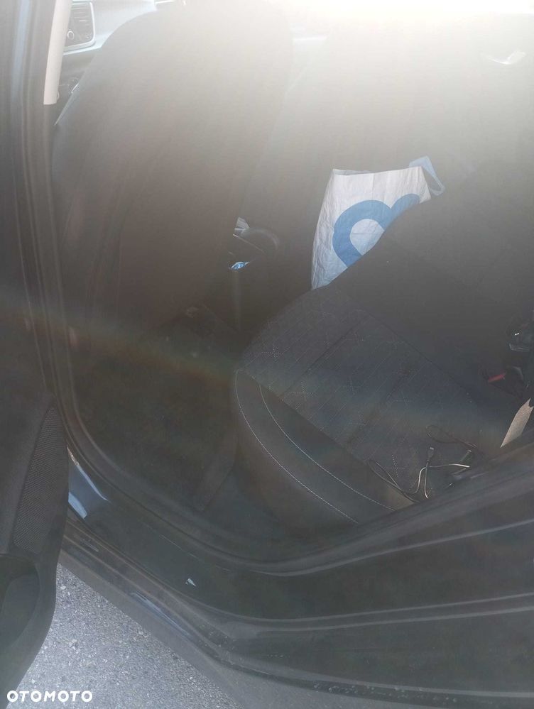 Kia Rio - 7