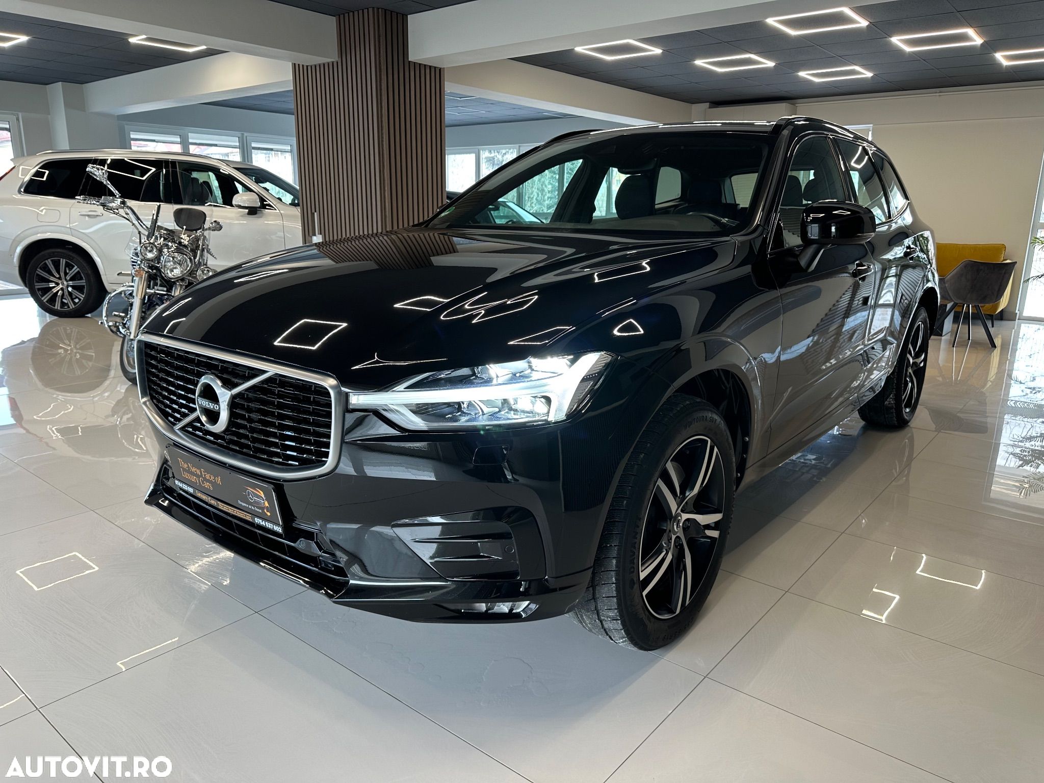 Volvo XC 60 B4 MHEV AT8 AWD R-Design - 1