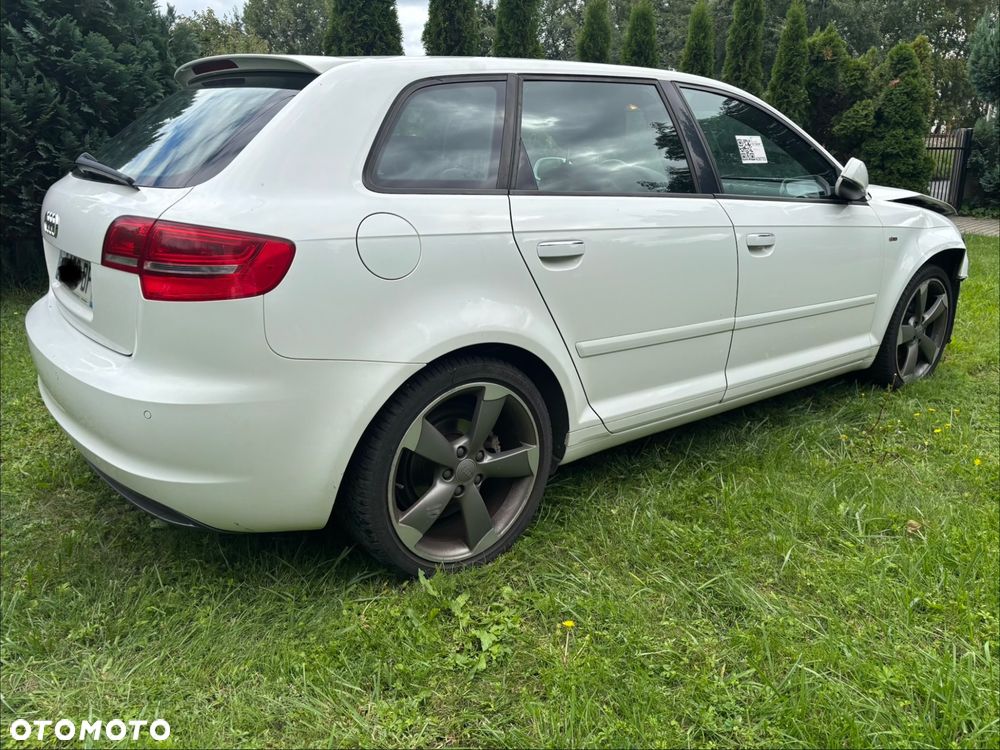 Audi A3 Sportback 2.0 TDI DPF S tronic S line Sportpaket - 2