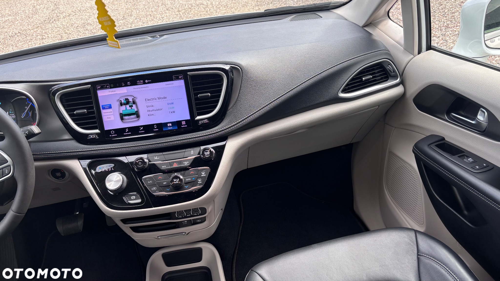 Chrysler Pacifica - 29