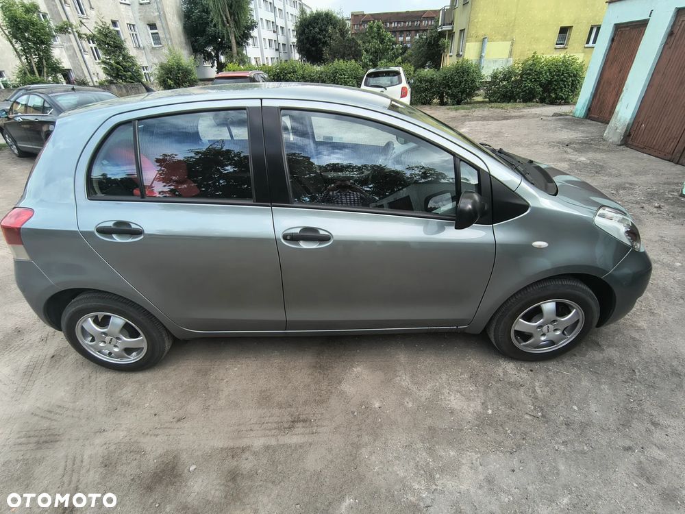 Toyota Yaris 1.0 Terra Start - 2