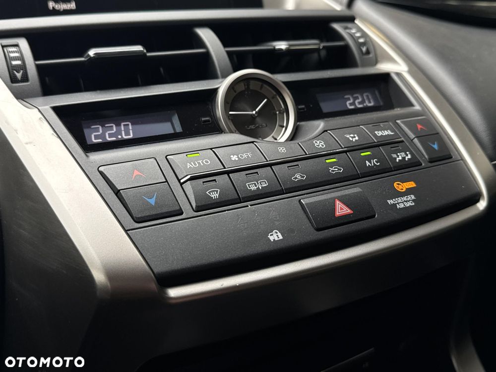 Lexus NX 300h Elite 2WD - 26