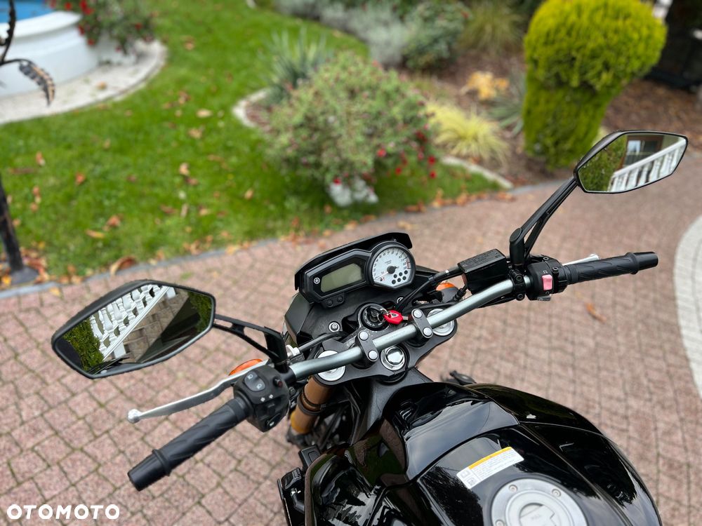 Yamaha FZ8 - 32