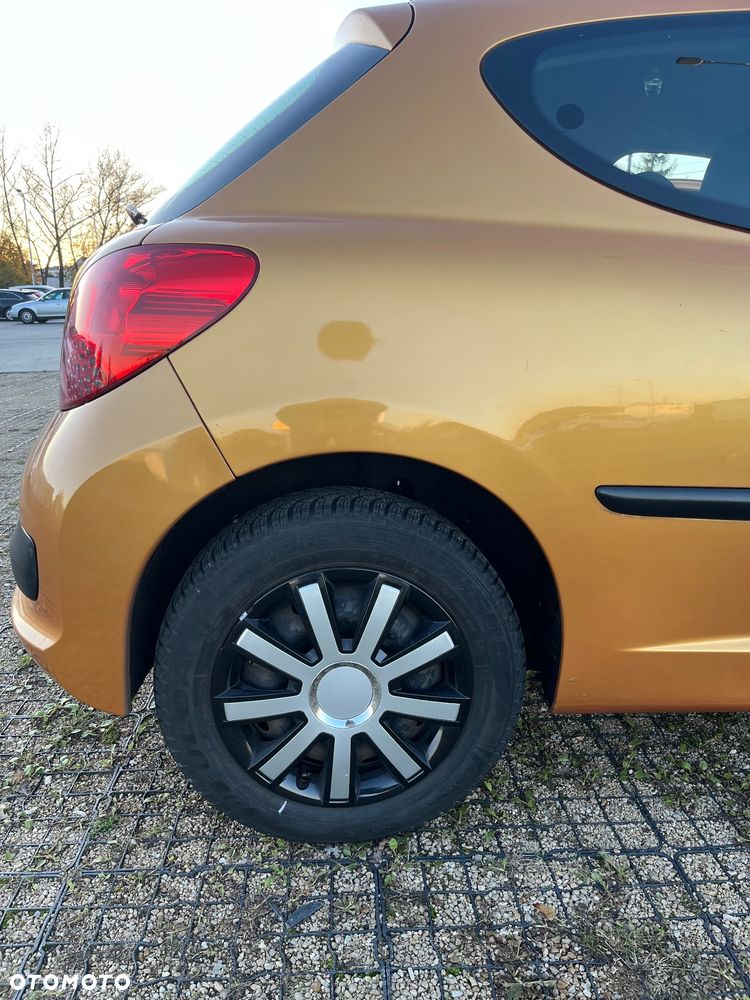 Peugeot 207 1.4 16V Presence - 22