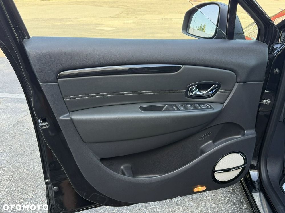 Renault Grand Scenic ENERGY TCe 130 BOSE EDITION - 15