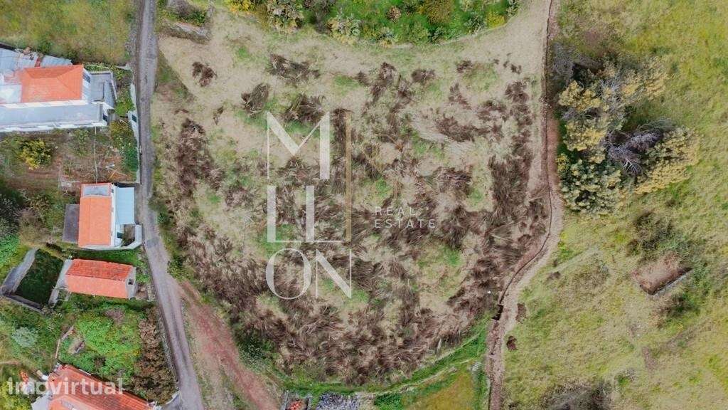 Terreno urbano com 2800m2, situado no Estreito da Calheta - Grande imagem: 3/14
