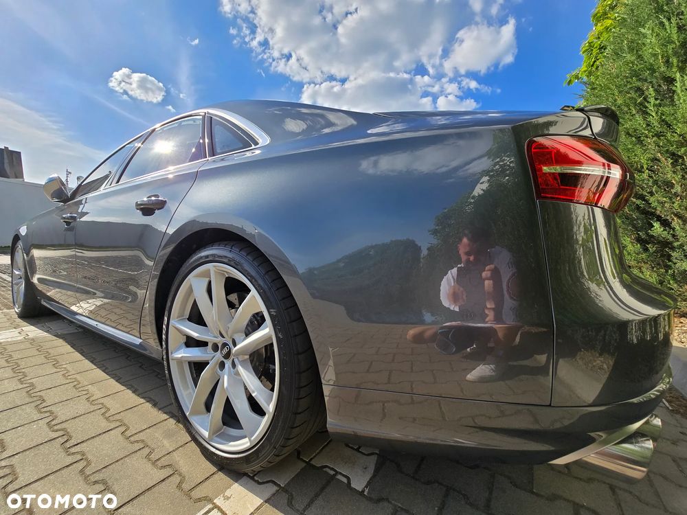 Audi S8 - 7
