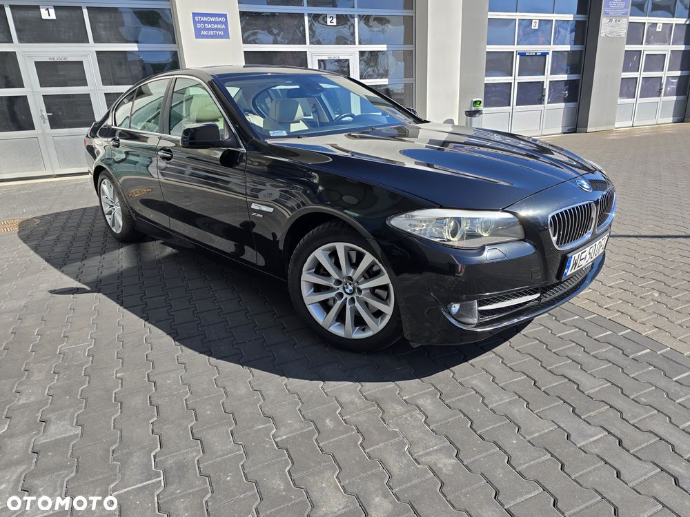 BMW Seria 5 525d xDrive - 3