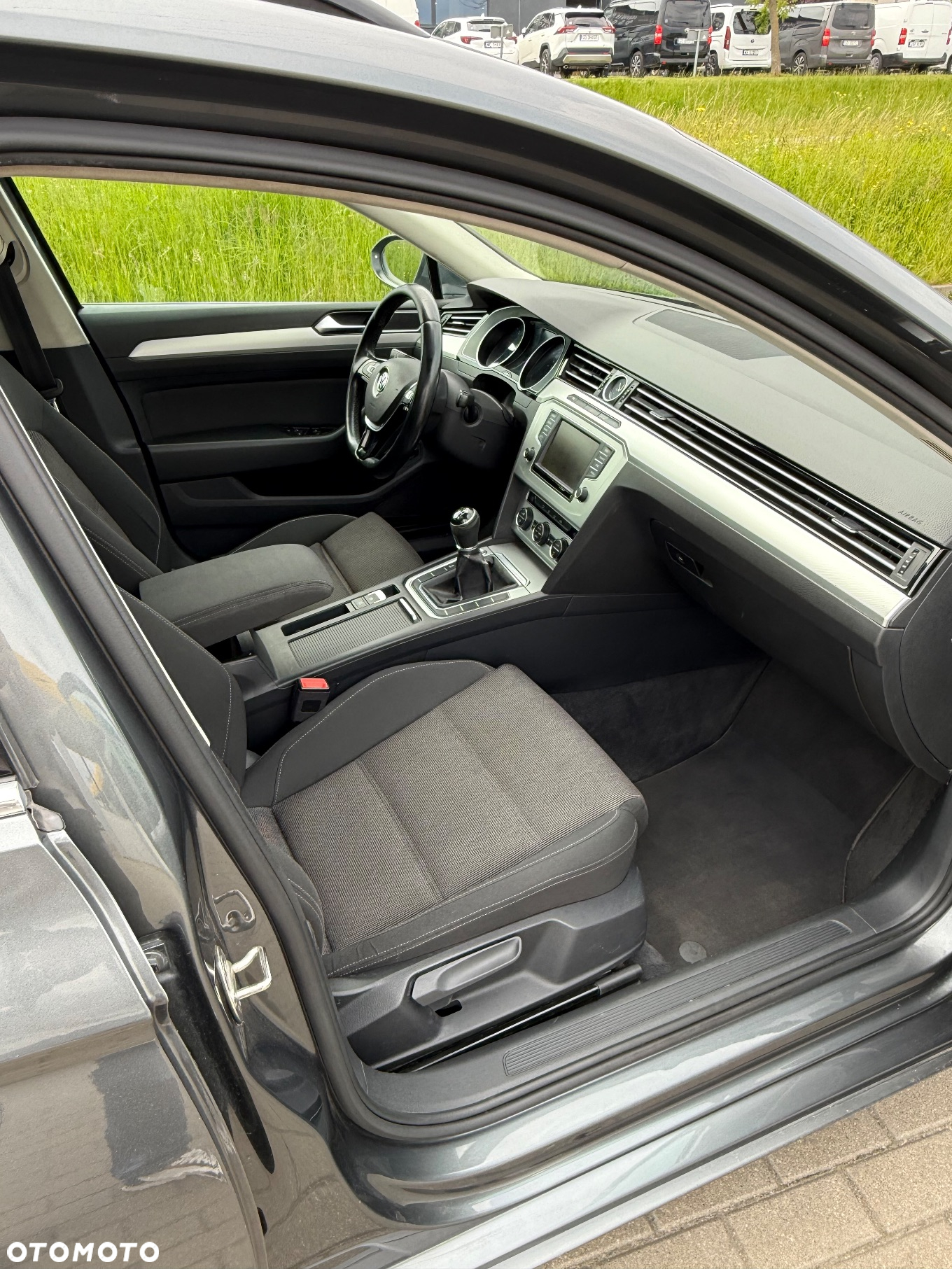 Volkswagen Passat 2.0 TDI SCR Comfortline - 12