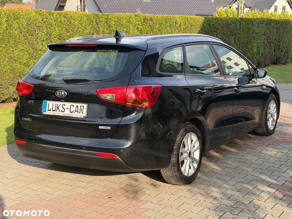 Kia Ceed 1.6 GDI ISG Platinum Edition - 38