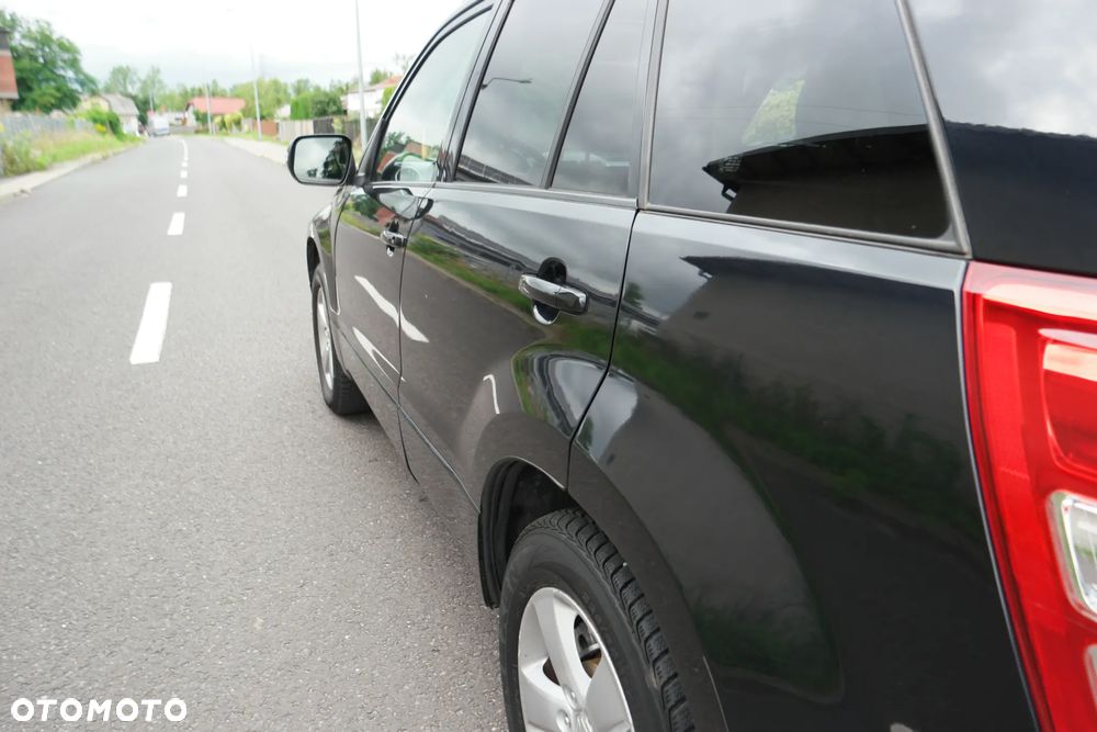 Suzuki Grand Vitara 2.4 De Luxe - 10