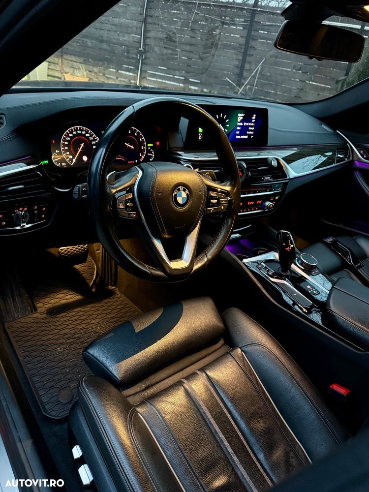 BMW Seria 5 520i Aut. Luxury Line - 13