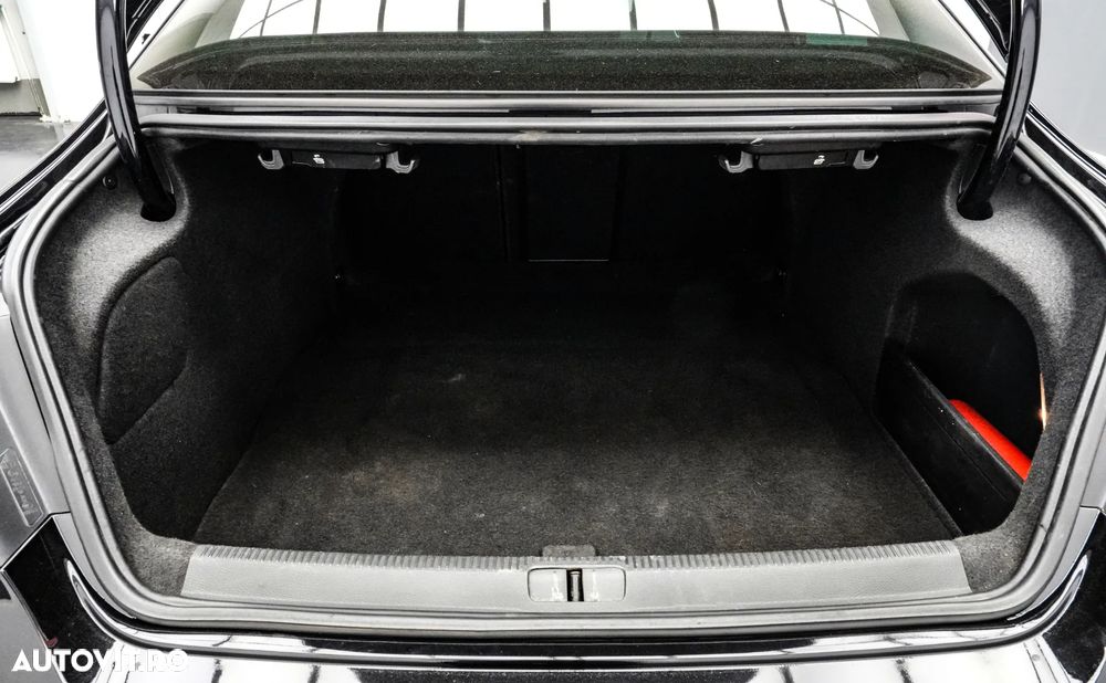 Volkswagen Passat CC 2.0 TDI DSG BMT - 23