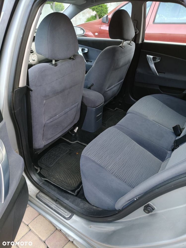 Nissan Primera 1.8 Visia - 10