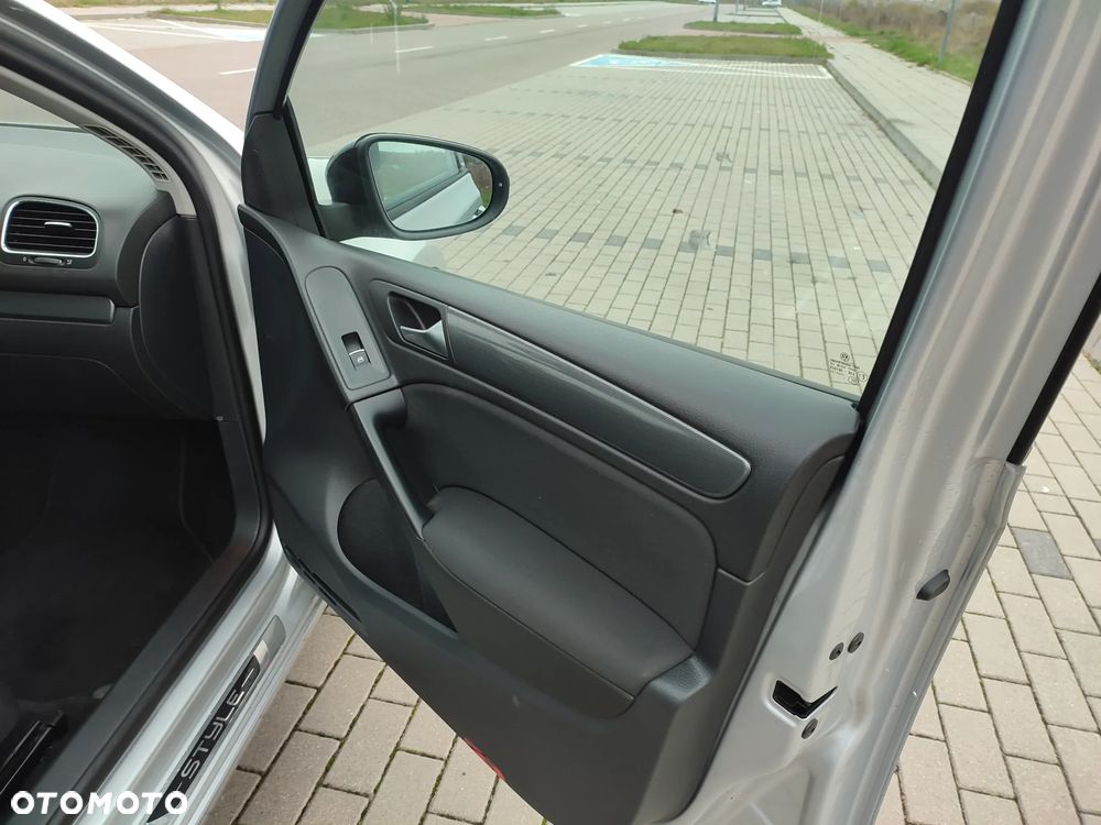 Volkswagen Golf 1.2 TSI BMT Trendline Perfectline - 4