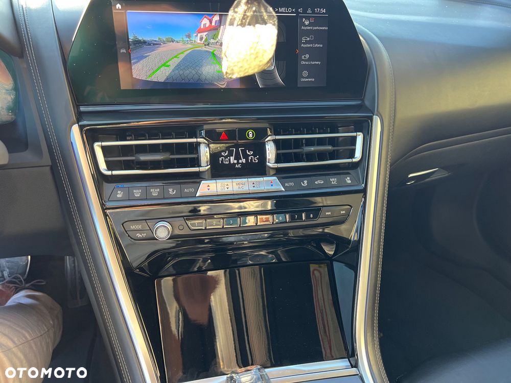 BMW Seria 8 - 38