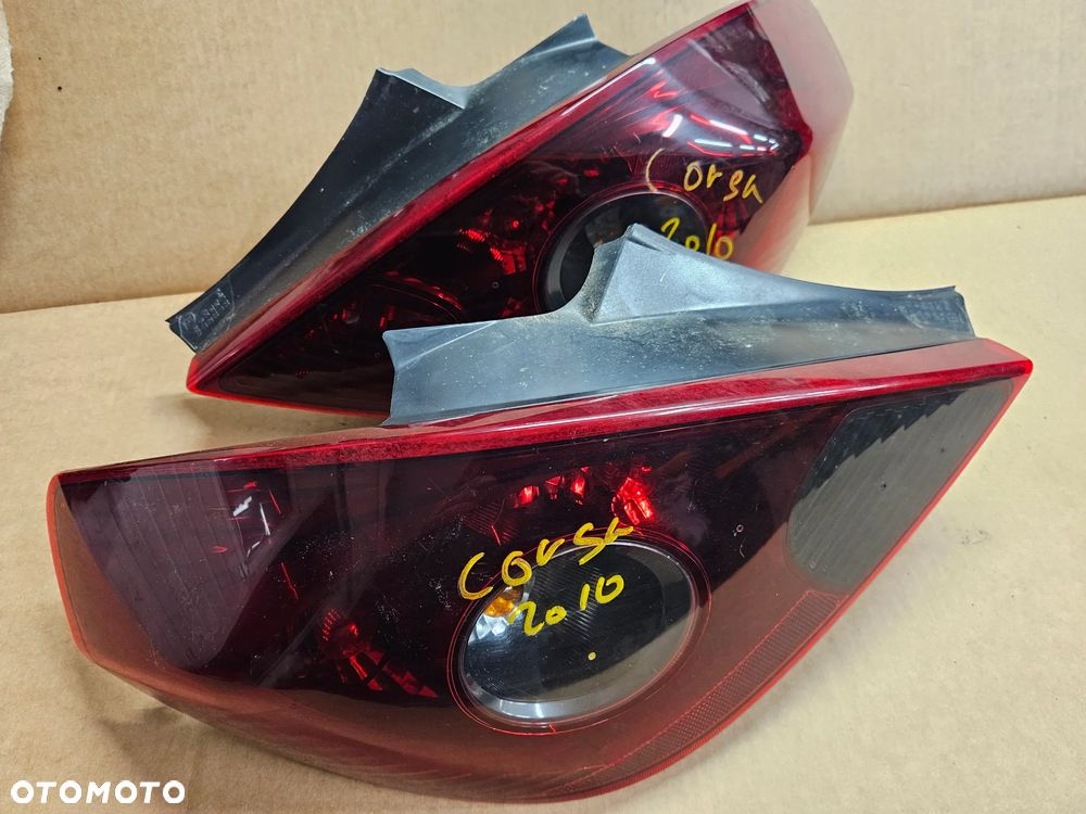 Opel Corsa D  lampa tył tylna prawa lewa  3D - 2
