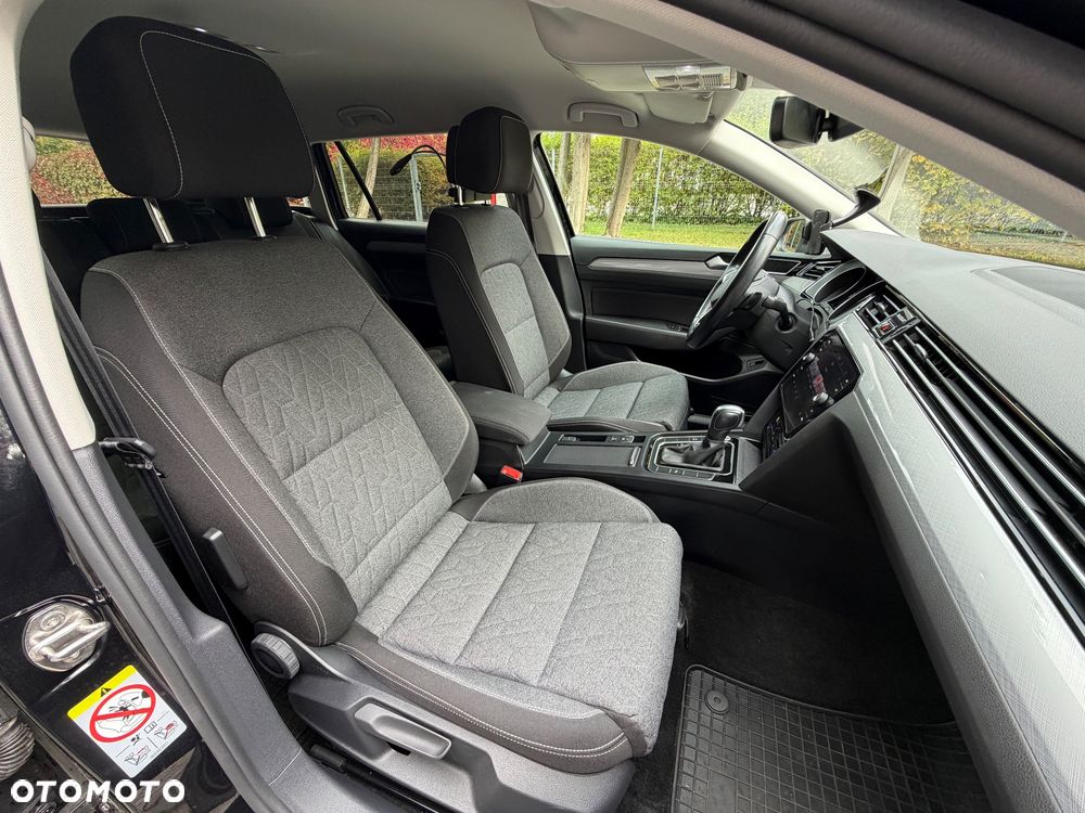 Volkswagen Passat - 19