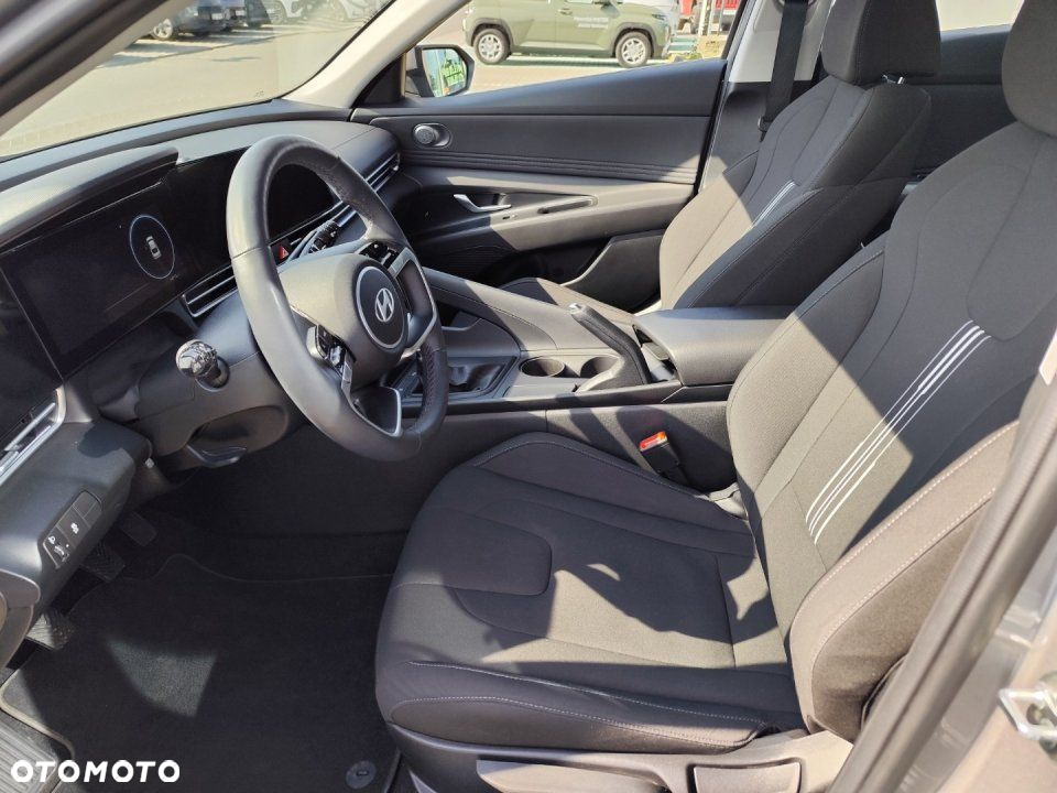 Hyundai Elantra - 13