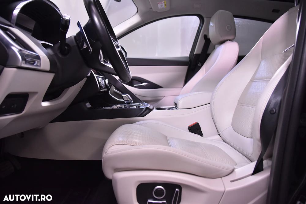 Jaguar E-Pace P200 AWD HSE - 21