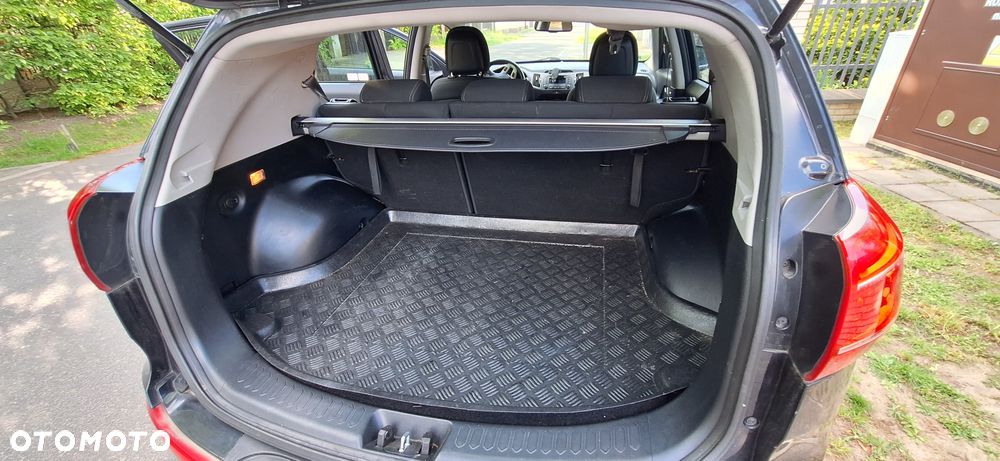 Kia Sportage 2.0 L 2WD - 11
