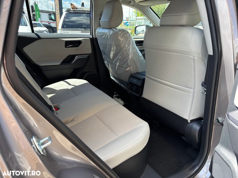 Toyota RAV4 - 12