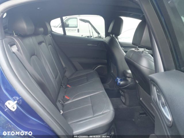 Alfa Romeo Stelvio - 13
