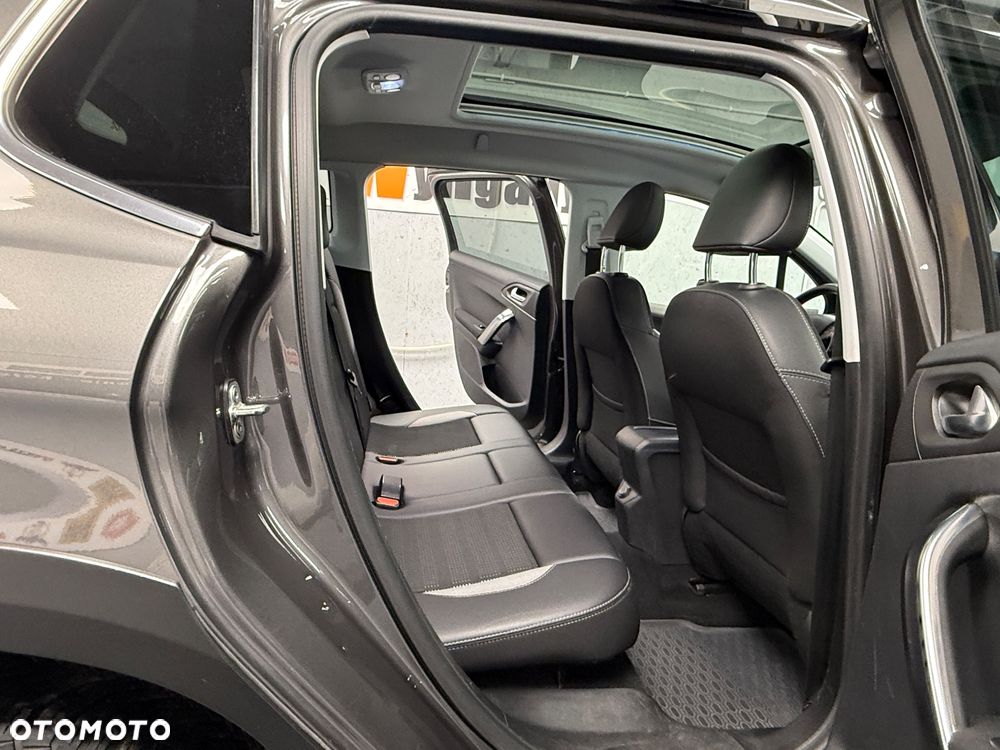 Peugeot 2008 - 8