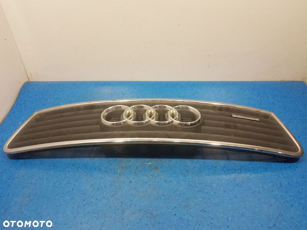AUDI A6 C5 2.5 TDI ATRAPA / GRILL - 4