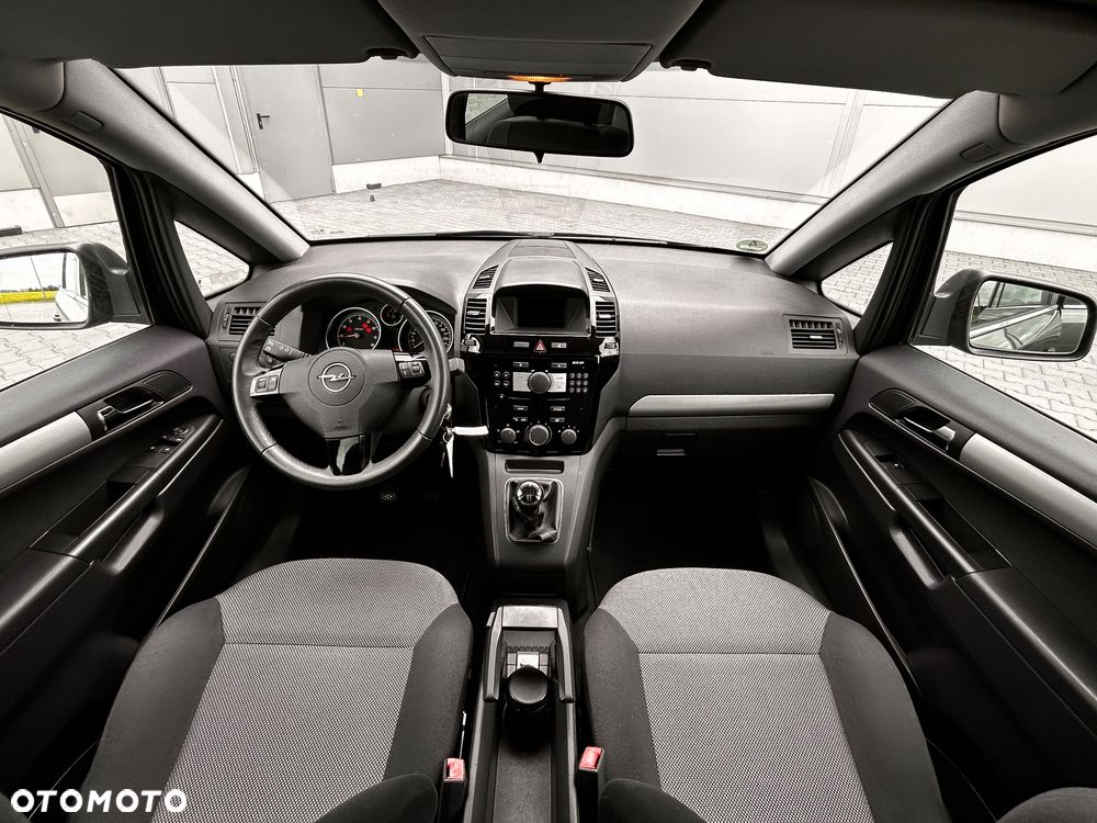 Opel Zafira 1.8 Cosmo - 7