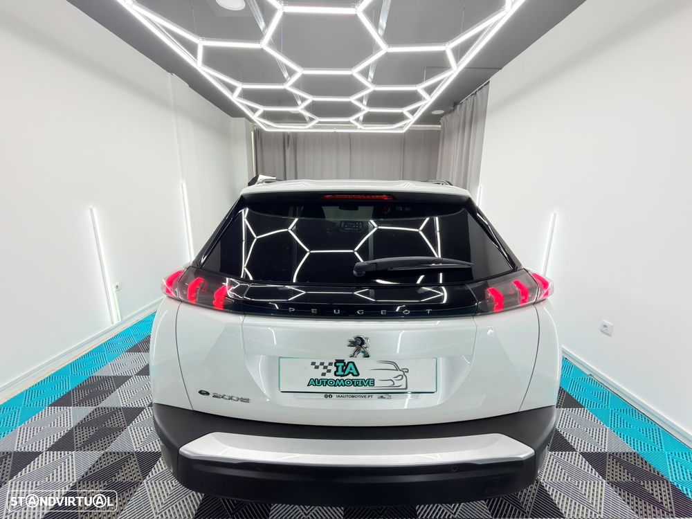Peugeot e-2008 50 kWh Allure - 8