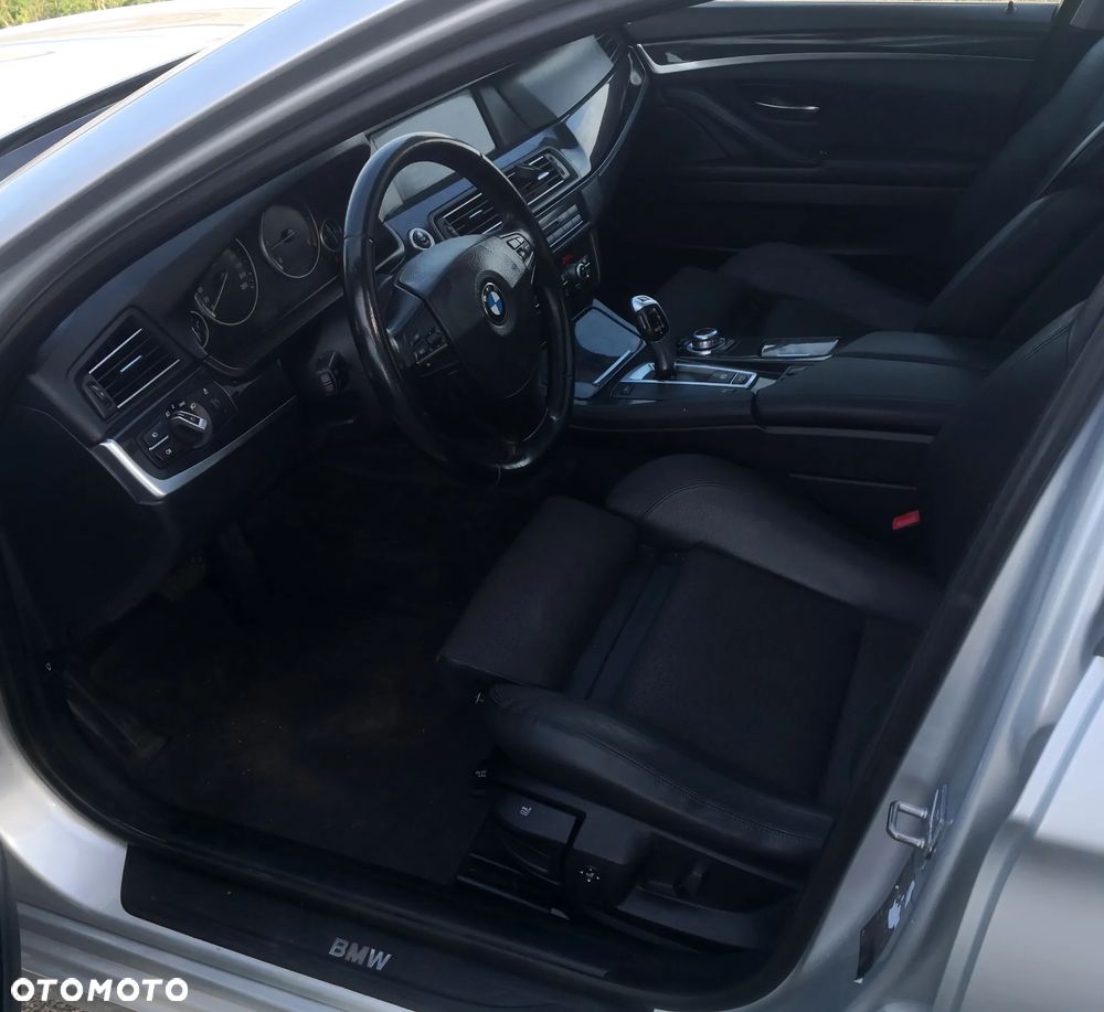 BMW Seria 5 520d Sport-Aut - 2