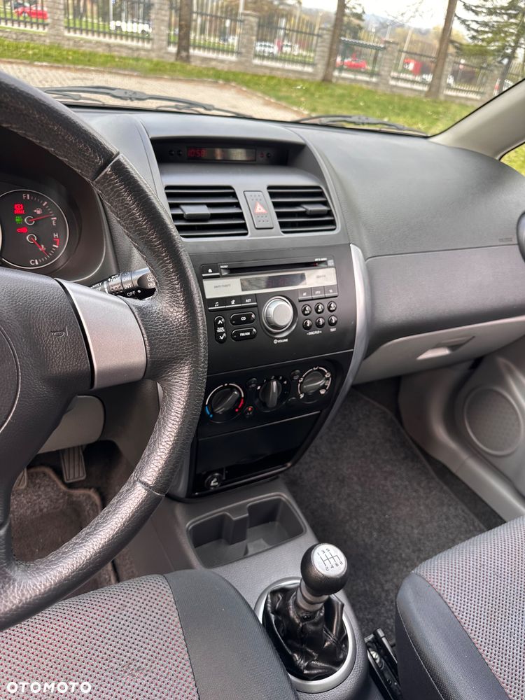 Suzuki SX4 1.9 DDiS DPF 4x4 Comfort - 13