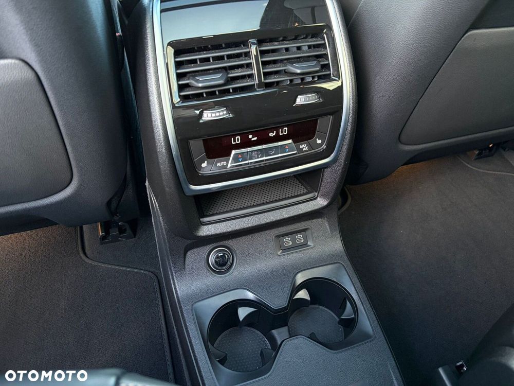 BMW X7 - 16