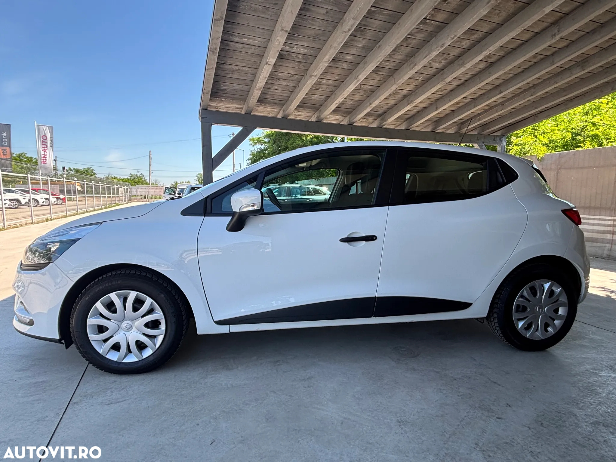 Renault Clio IV TCe Zen - 9
